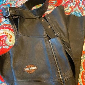 Harley Davidson women’s black leather chaps, size medium